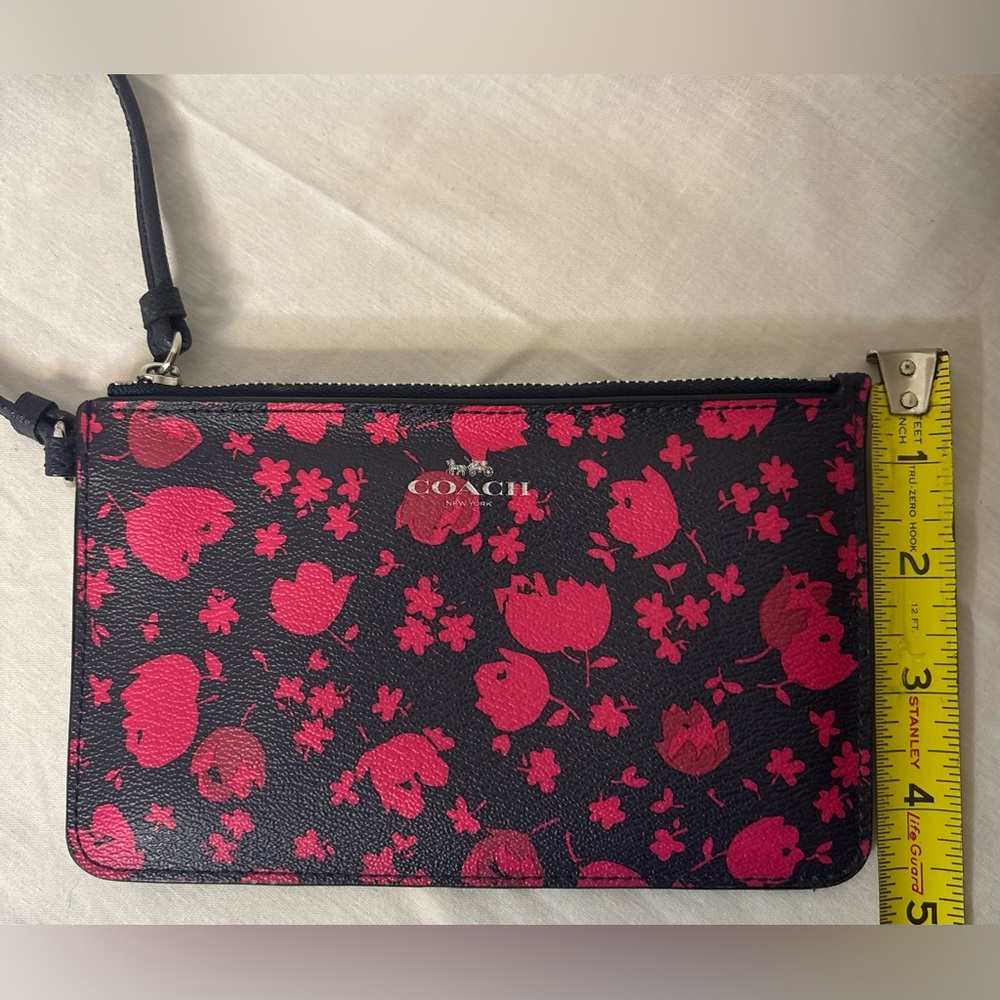 Coach Corner Zip Wristlet Purse, Prairie Calico Midnight Pink Floral EUC - Picture 3 of 8